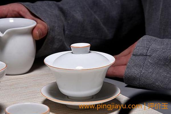 什么是德化白瓷茶具？