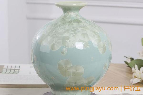 第五名：清代龙泉釉花瓶