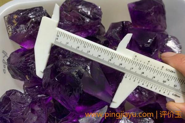 水晶矿石与能量治疗
