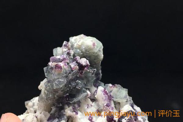 水晶矿石与科学研究