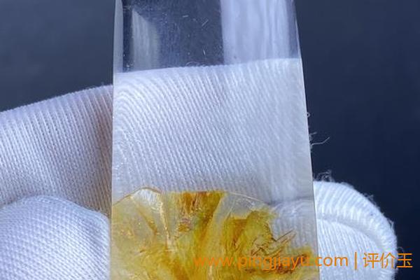 如何判断黄胶花水晶的质量？
