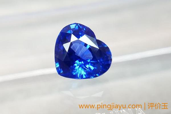  彩色蓝宝石（Fancy Sapphire）