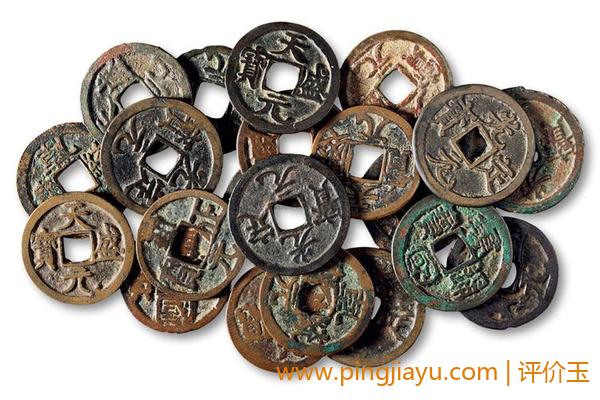 古代钱币的样子它是用什么做的(古代钱币的样子)