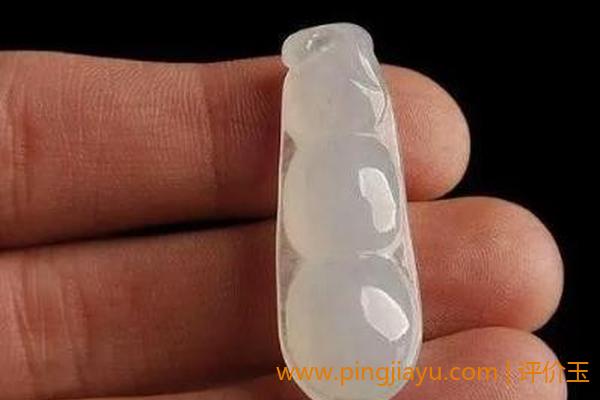 如何辨别翡翠的真伪? 如何辨别翡翠的真伪?