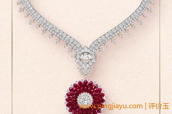珠宝首饰包括哪些种类（珠宝、手链、耳环、戒指、项链、手镯、胸针）
