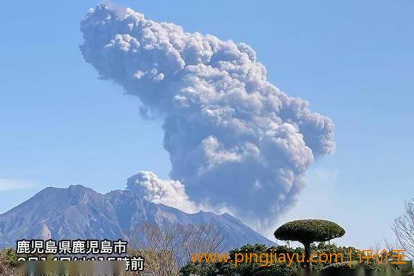 震荡频繁的地震和火山活动